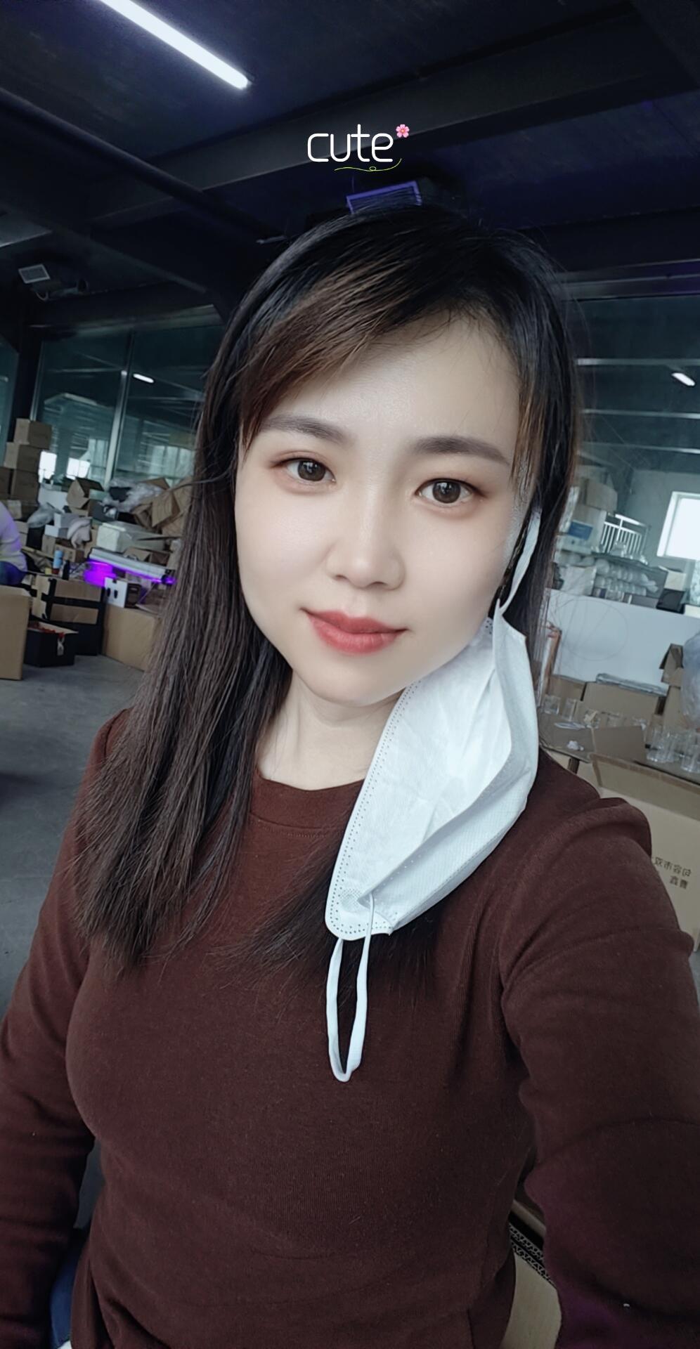 上班已经失去了好多欲望感，打扮的欲望，逛街的欲望，出去玩的欲望，现在只想下班回去