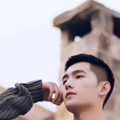 阳光信用  心向暖阳，守一份纯粹与笃定。于岁月中沉淀力量，自带光芒，温柔且坚定，