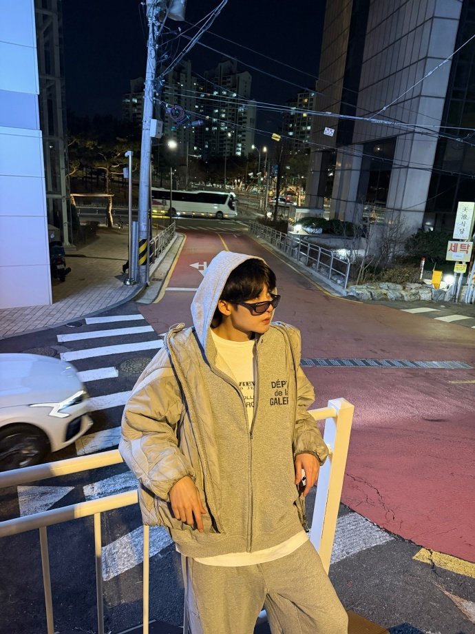 檀健次韩国plog 檀健次新鲜直发照 檀健次新鲜直发照，檀健次新鲜直发照，谁懂这