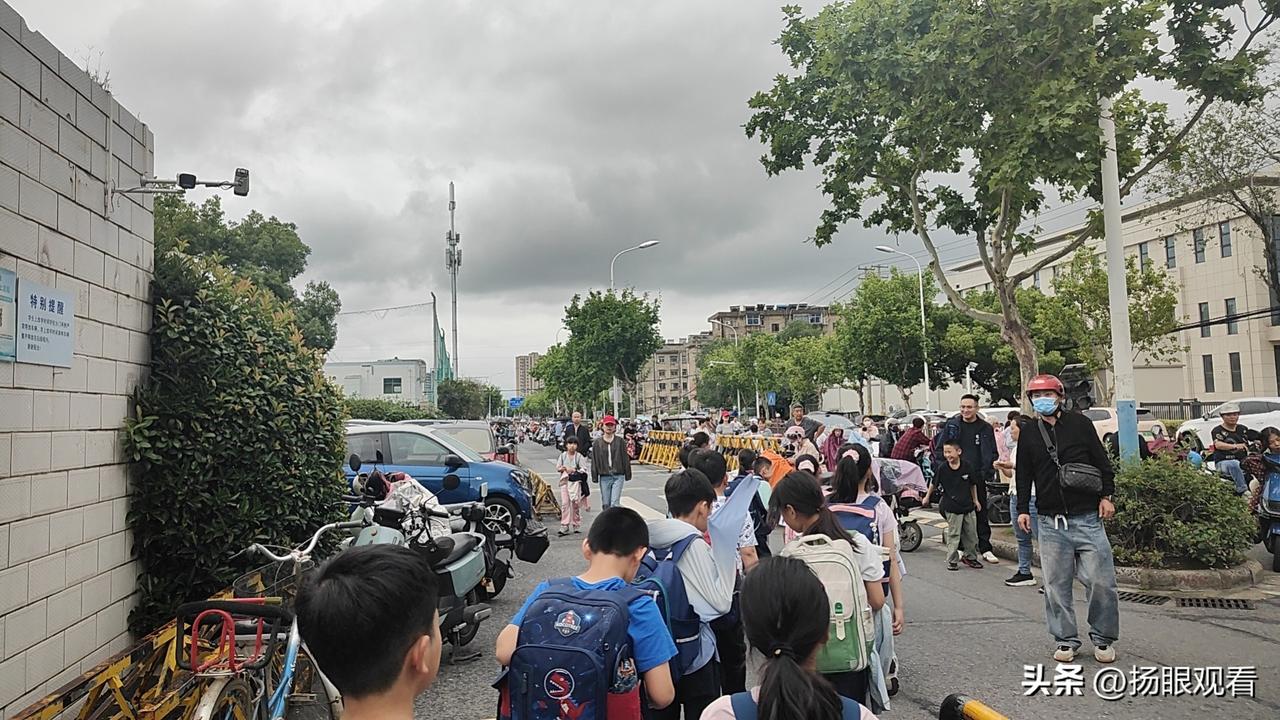 每年分数线一出炉，网上就吵翻，总有人拿着不同省份分数比高低，其实纯纯是搞错了游戏