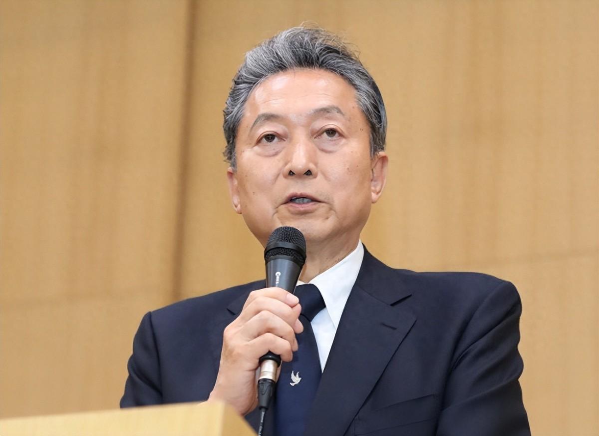 6月25日，日本前首相鸠山由纪夫在韩国济州论坛上公开要求高市早苗应收回错误言论，