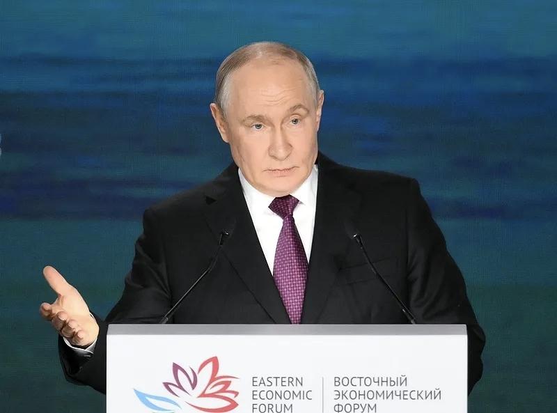 局势大变！普京突然主动松口：愿意全面恢复俄美关系，信号太不简单。9月3日，普京在