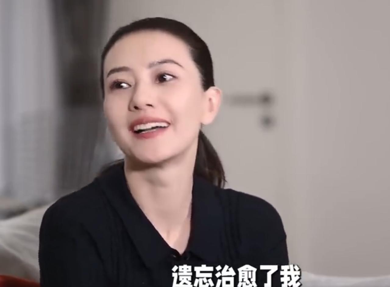 高圆圆说妈妈最后忘了她，

这句话比任何哭戏都扎心

高圆圆谈到妈妈临终前把她忘