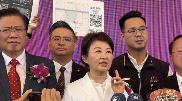 就在刚刚，

台中市长卢秀燕发表声明，

4月10日上午，万众瞩目的国共两党领导