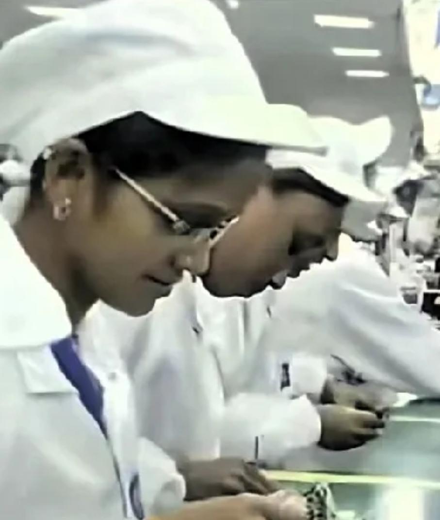看，三哥这波操作绝了！630G核心图纸直接送暗网，库克裤子都让人扒干净了。塔塔代