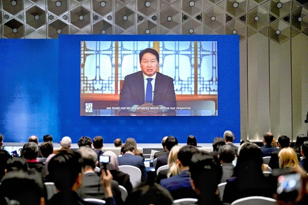 上海论坛盛大启幕：SK集团会长崔泰源倡导以"共治"应对技术浪潮，以社会价值实践作答时代命题