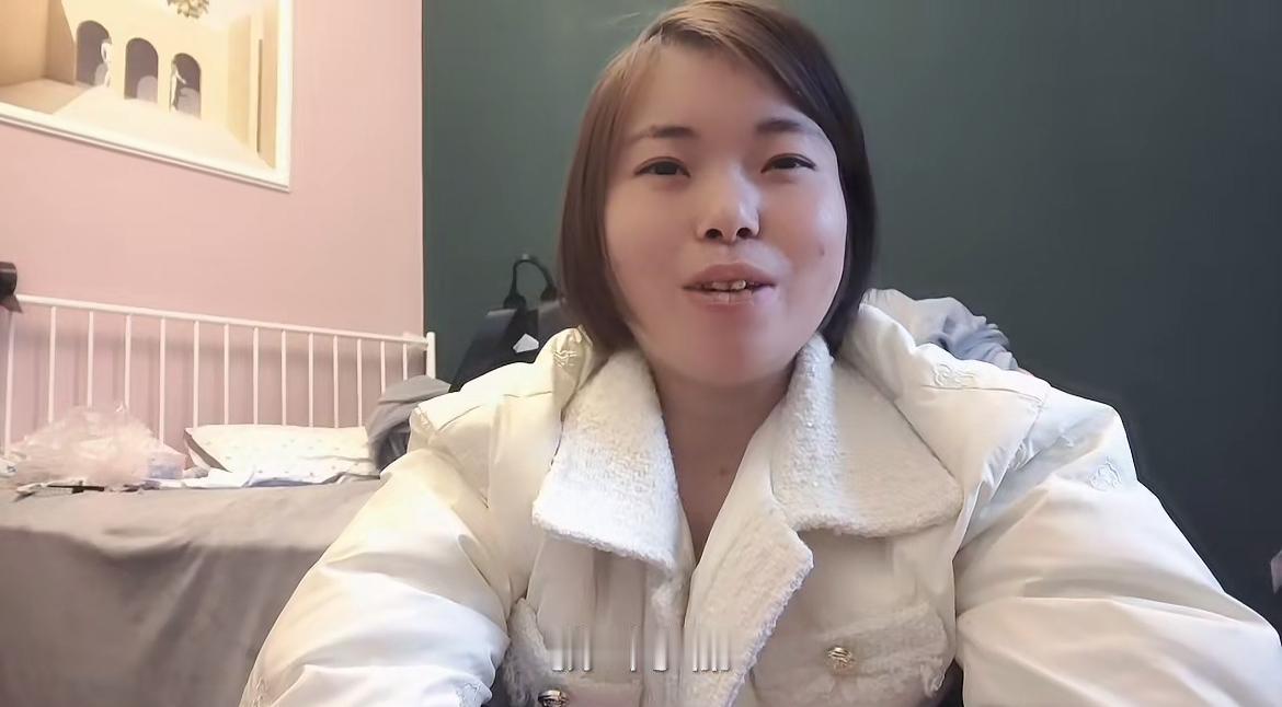 贵州“离异美女”邓小丽去世，年仅32岁！
出院差1000块，老公拿钱打牌却拒绝帮