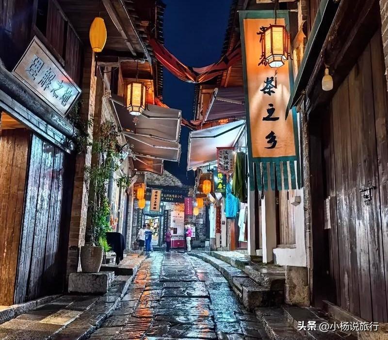 湖北最适合两个人去散心的十个古镇，你去过几个？

1. 羊楼洞古镇（咸宁赤壁）：