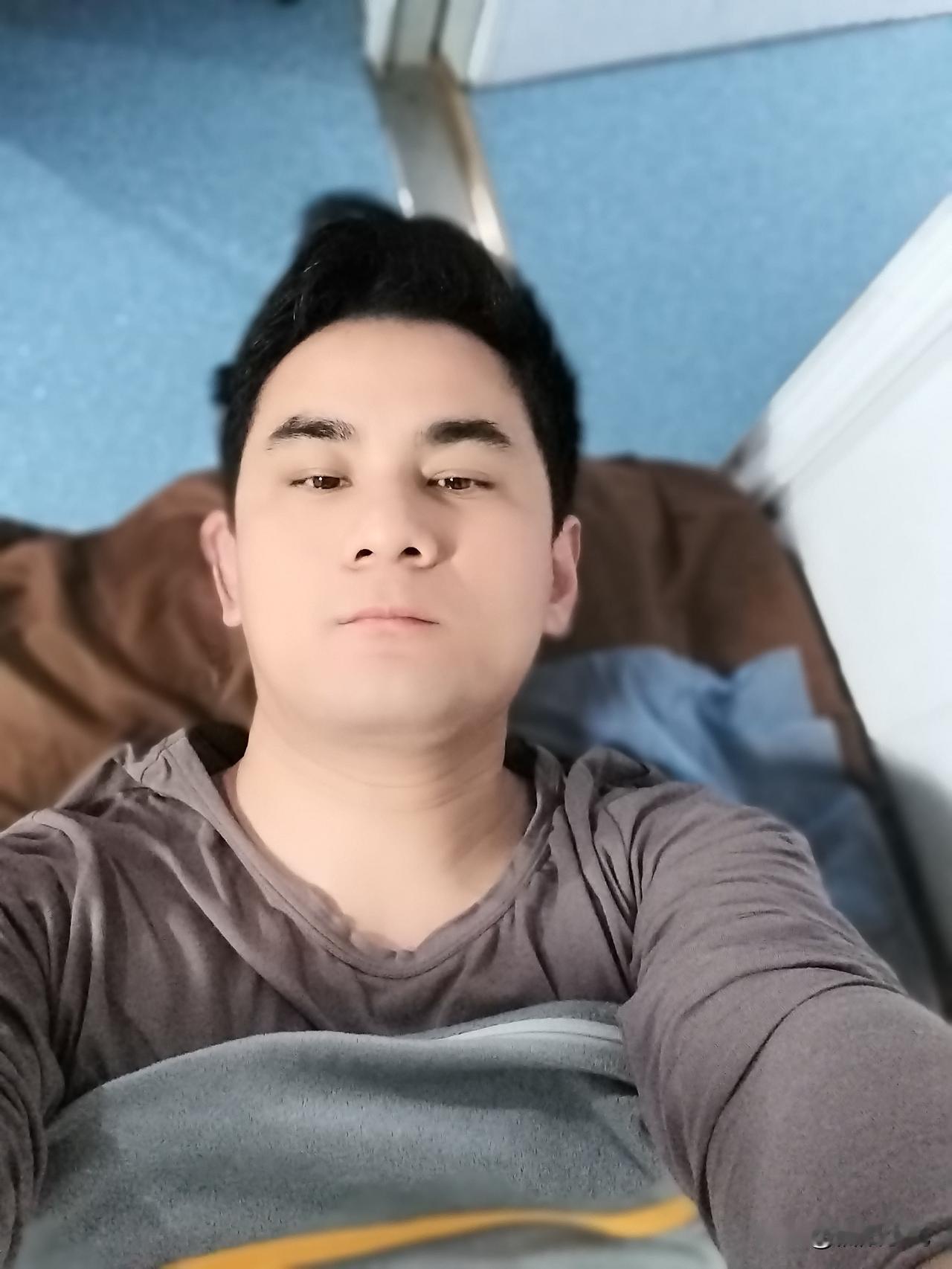 才41岁的张雪峰老师离世，突然就慌了
 
看到张雪峰老师离世的官方消息，心里特别