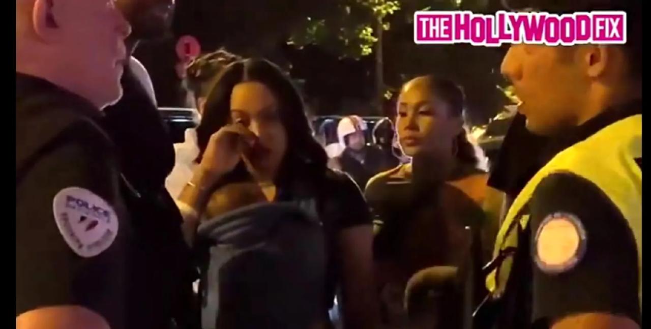 库里night night的动作惹祸了？据媒体报道库里的家人在街头遇到了骚扰和袭