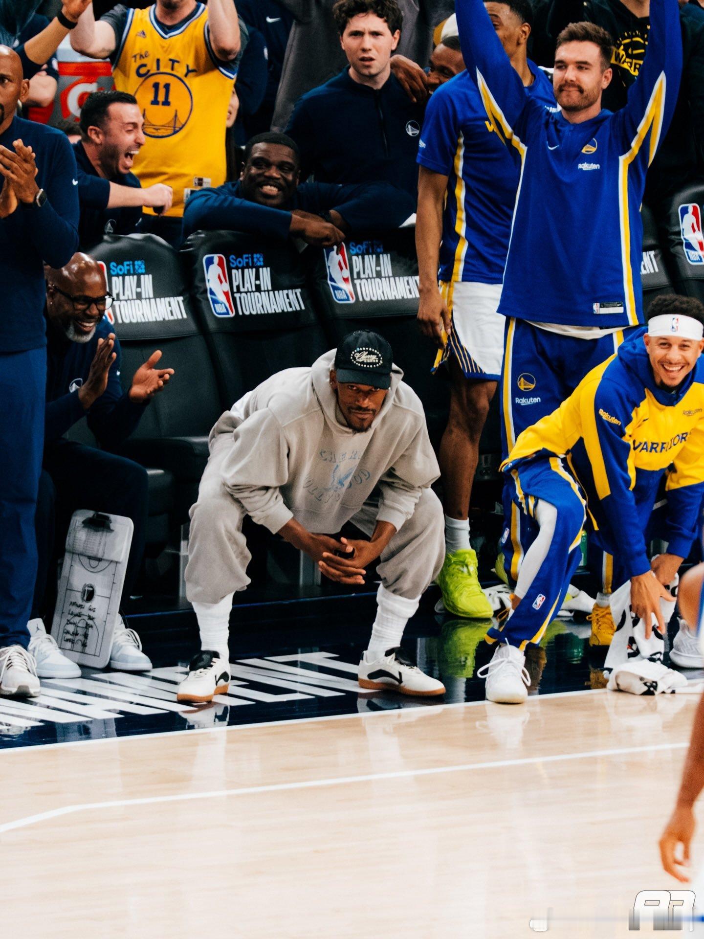 巴特勒膝盖看起来不错噢。？？