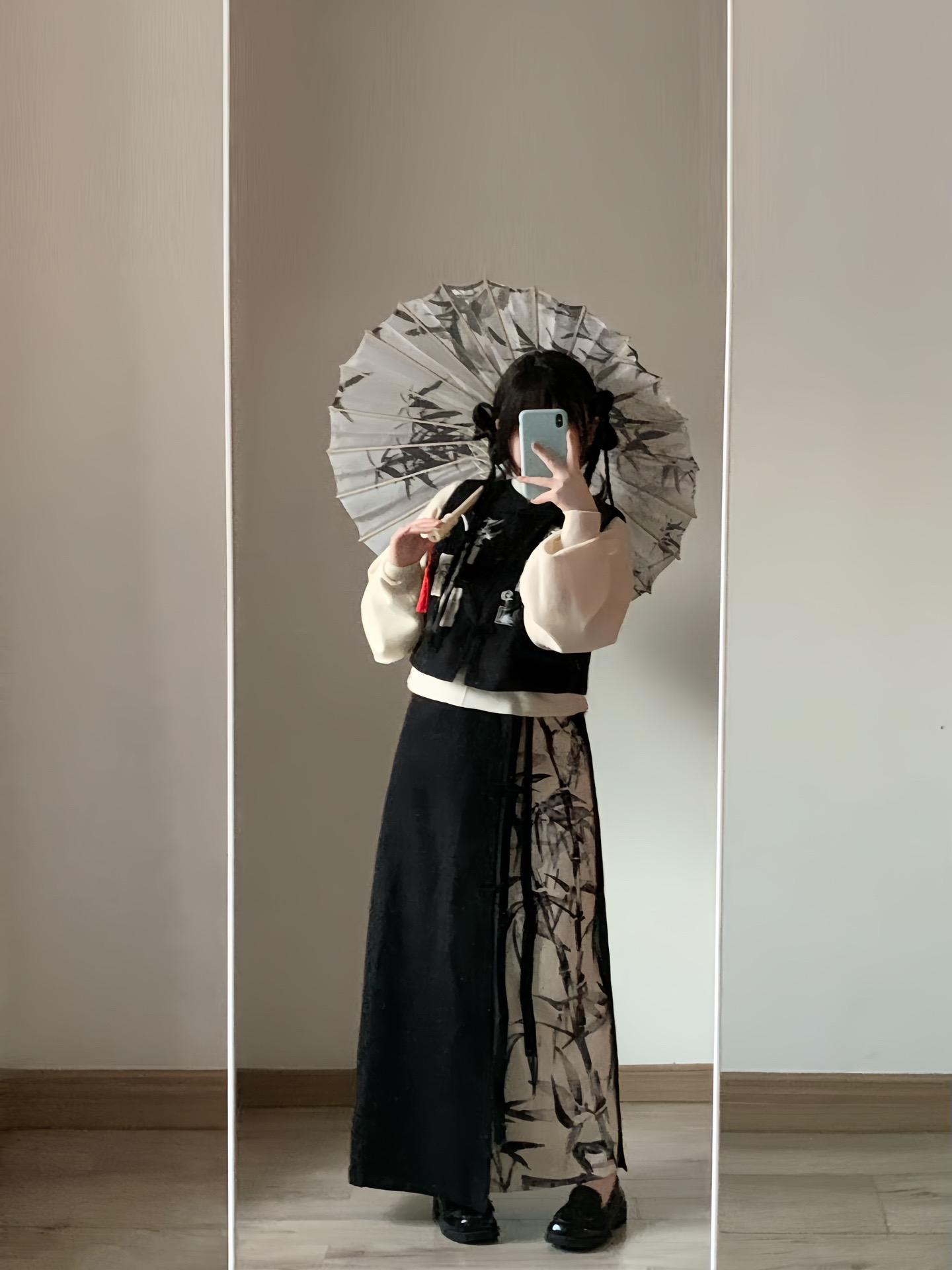 古灵精怪的小师妹。
