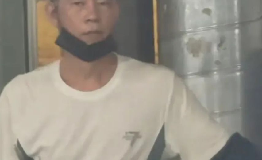 不是陈小春弟弟！拍摄者紧急发声：只是巧合撞脸，我已主动离职！