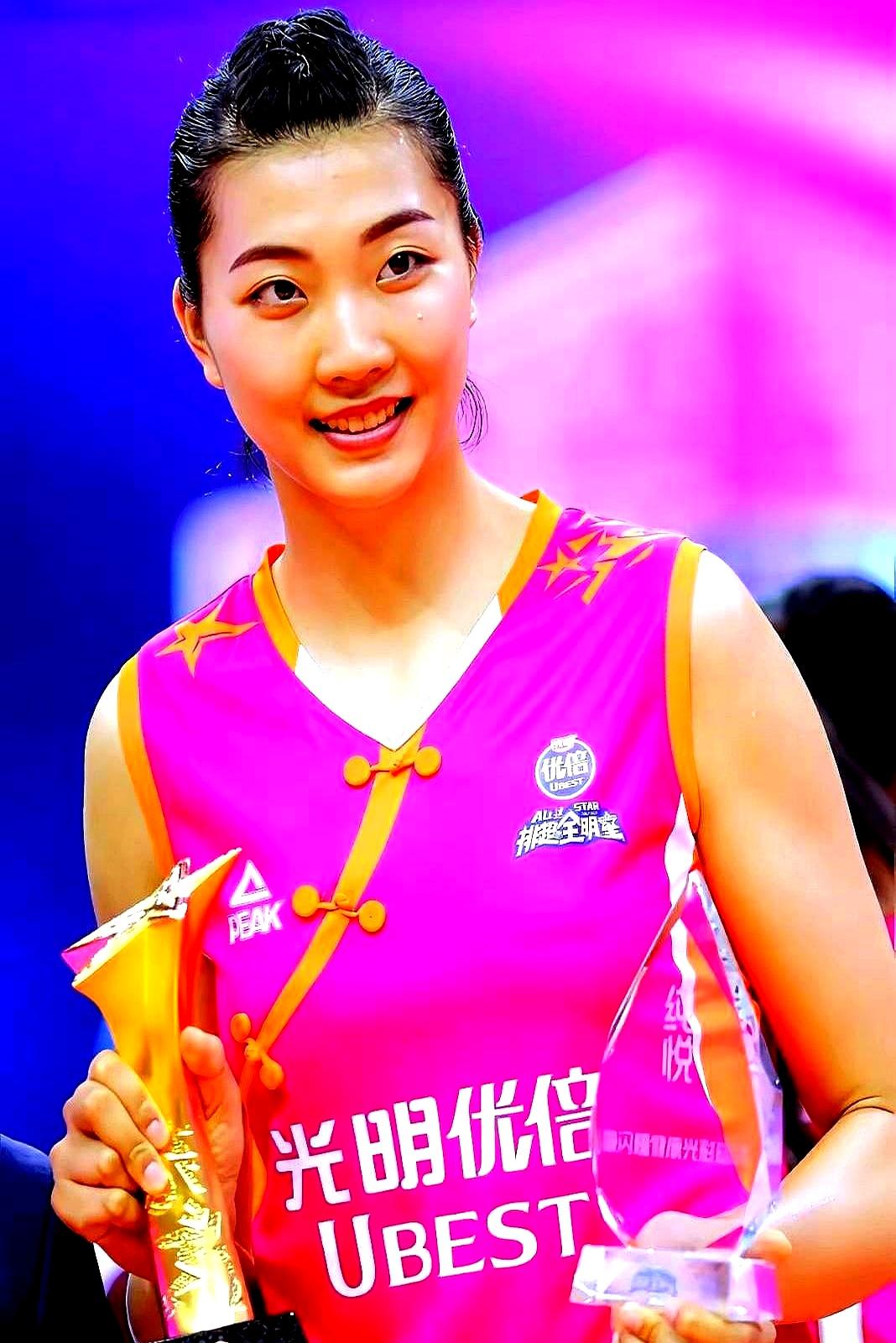 30万美元龚翔宇有
 

小宇带着一身旧伤打了这么多年，这次她终于给自己找了个短