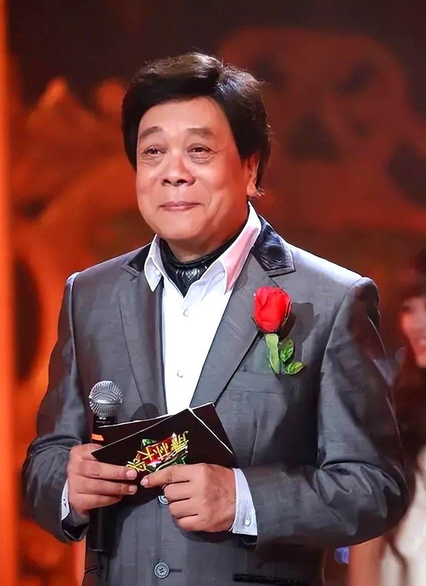 有些事儿，就算过去二十年，一提起来，那股子味儿还是散不掉。
一个保健医生，突然站