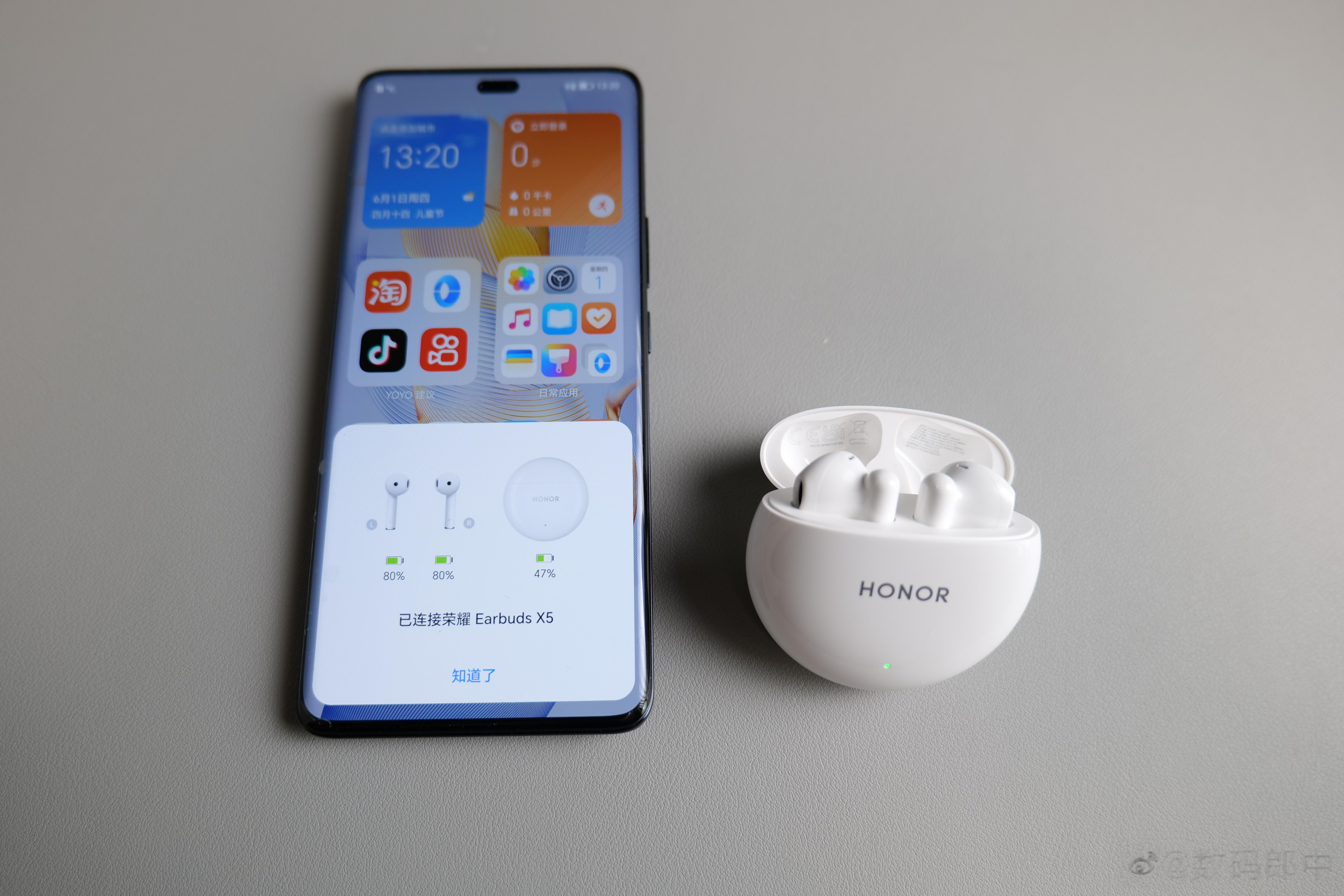 荣耀这个Earbuds X5 首发249就能入手，不论是音质，做工，还是佩戴感，