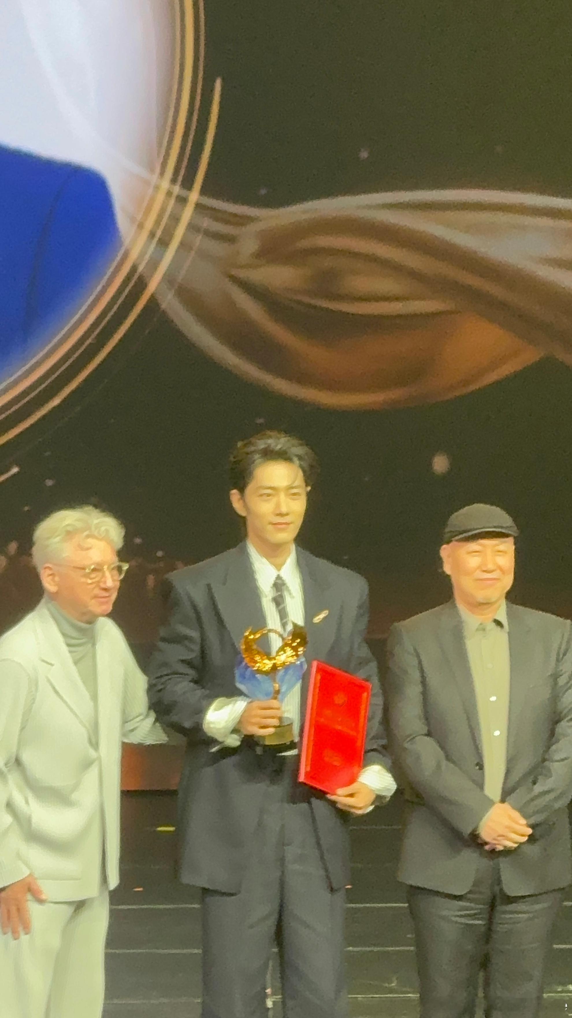2026 亚洲艺术电影节 金海燕奖主竞赛单元最佳男主角：肖战《得闲谨制》 