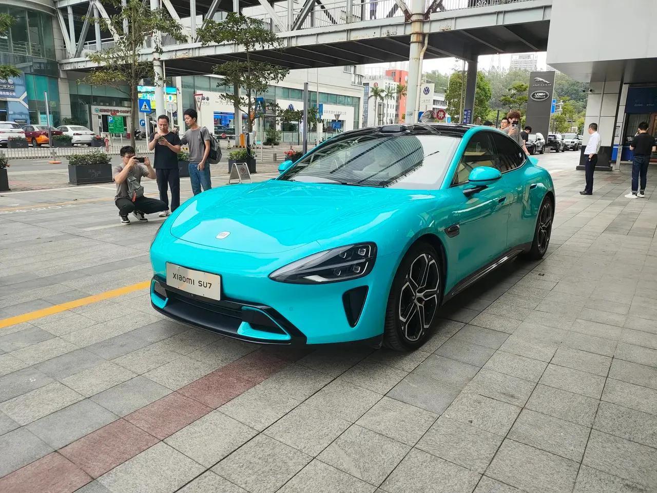 客观评价小米su7。从发布前开始前各大车企降价，销量会垫底成本过高各种负面消息，