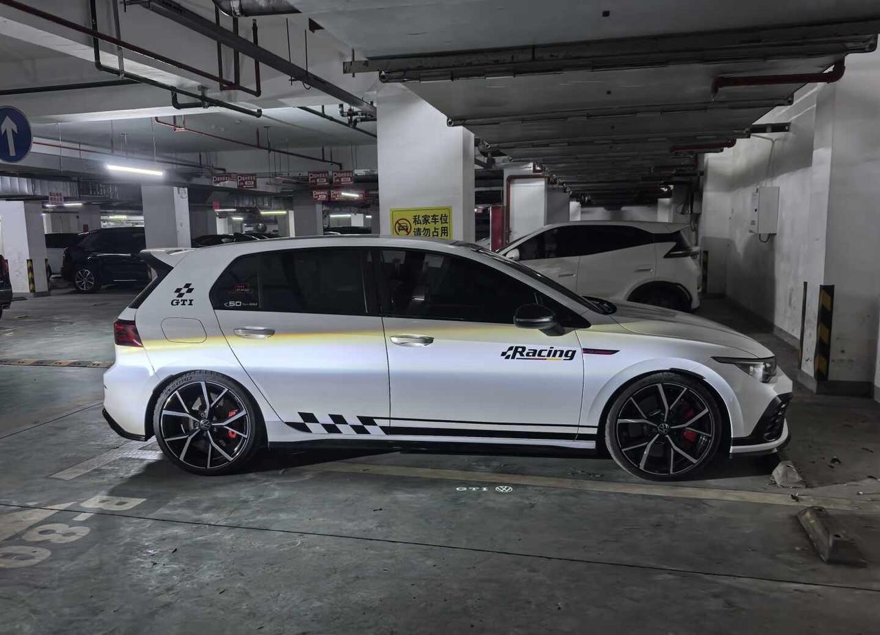 GTI拉花
高尔夫gti 高尔夫 gti