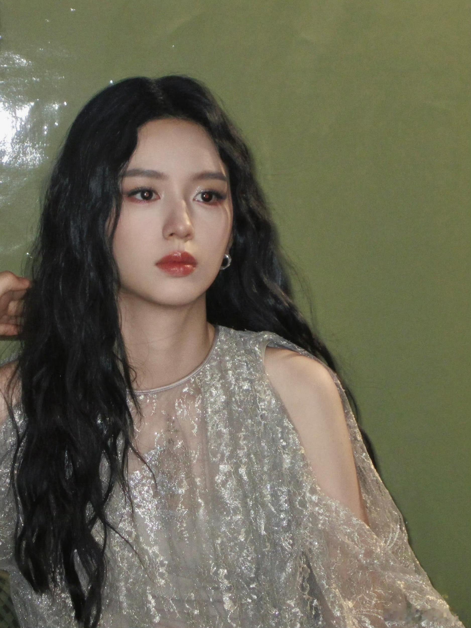 这裙子看着蛮好看的 