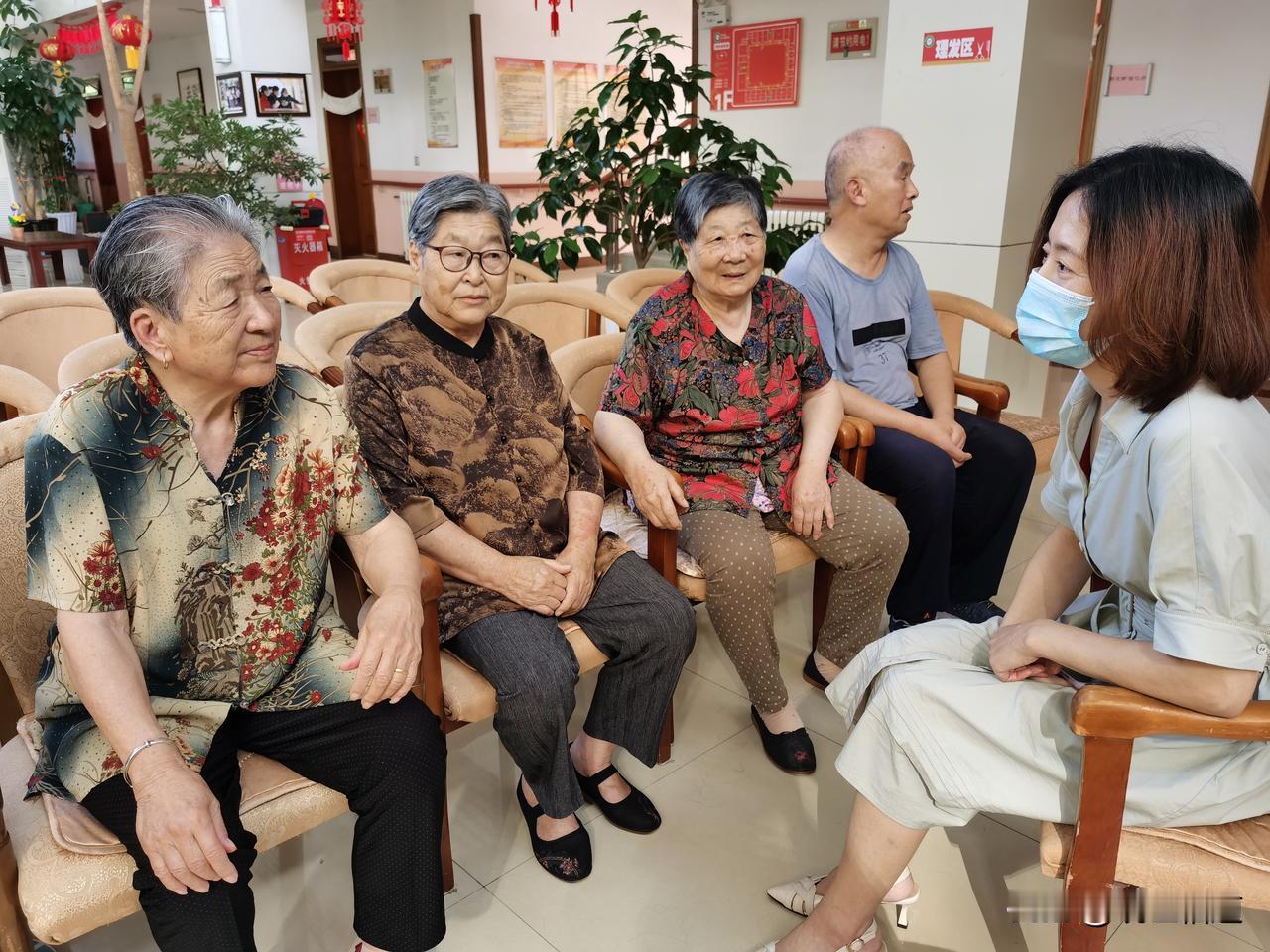 致老伙计们：别再被骗了！你身上的那些“毛病”，其实都是“老”的表现。

人老了，