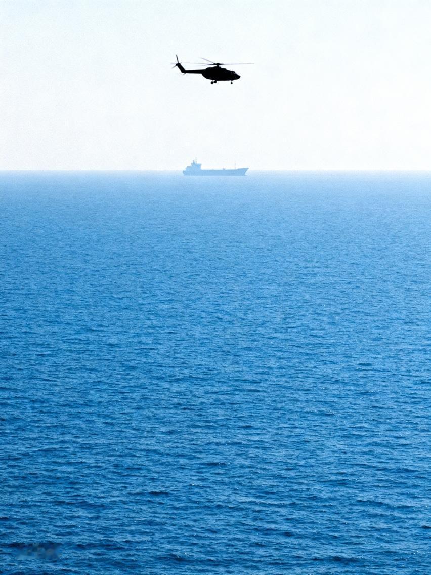 美军除夕悍然扣押中国油轮！特种兵乘直升机强行登船

就在全球华人欢度除夕之际，美