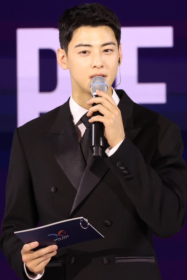 车银优经纪公司声明经纪公司回应车银优逃税 22日，车银优所属经纪公司Fantag