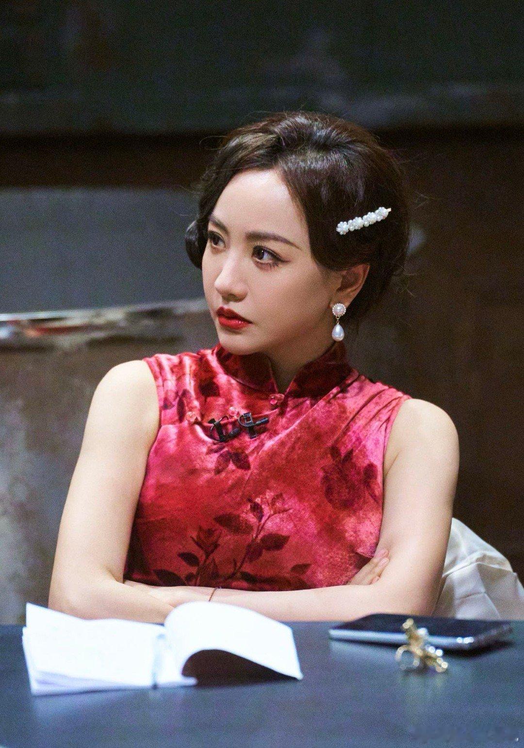 大侦探有自己的牛马三行诗大侦探宝贝计划大侦探 甄秘书：能干，能干好，但想干掉她。