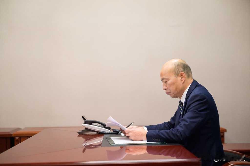韩国瑜首日行程满档获满堂红！外界纷亮赞，台议事机构成全台媒体中心！
韩国瑜5日正