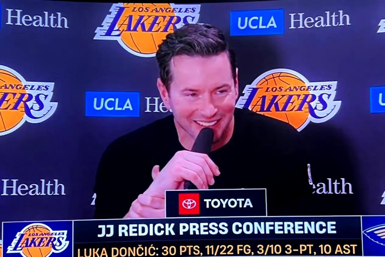 湖人可以1+1大于2  
但是1+1+1大于不了3
东契奇很重要。他就是持球大核