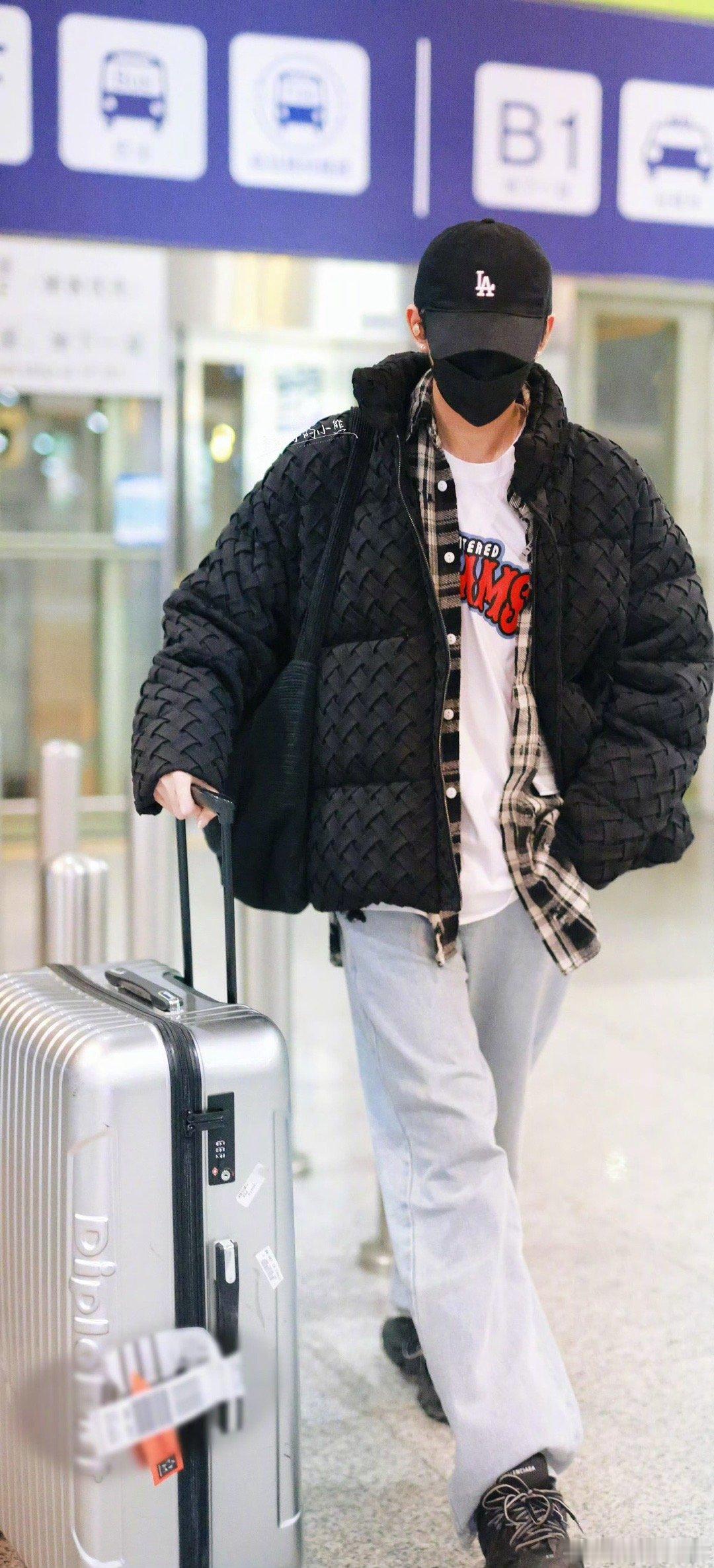 邓为哥哥机场look好帅！｜邓为[心] ​​​