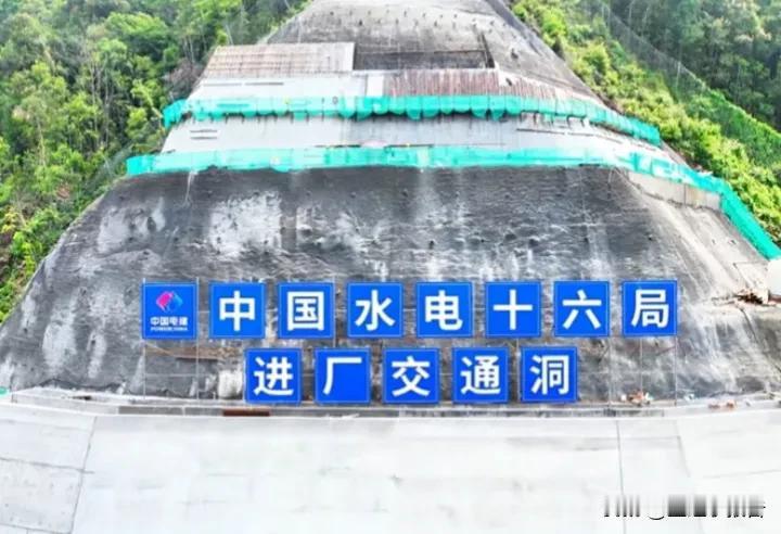 又是自媒体立功了，施工单位违规施工，本应作为项目质量安全守护者的监理单位同样失职