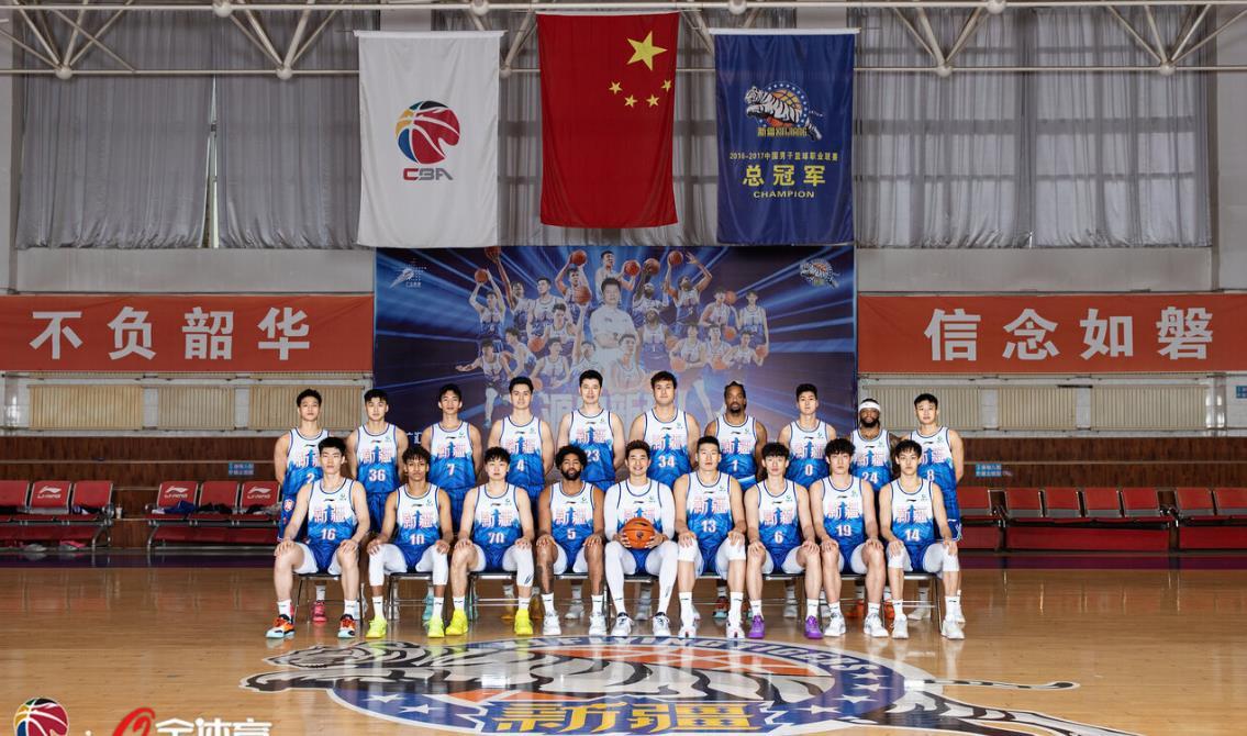 新疆男篮，明天登场！
CBA终于要回来了！9日，CBA季前赛正式开打，新疆男篮当