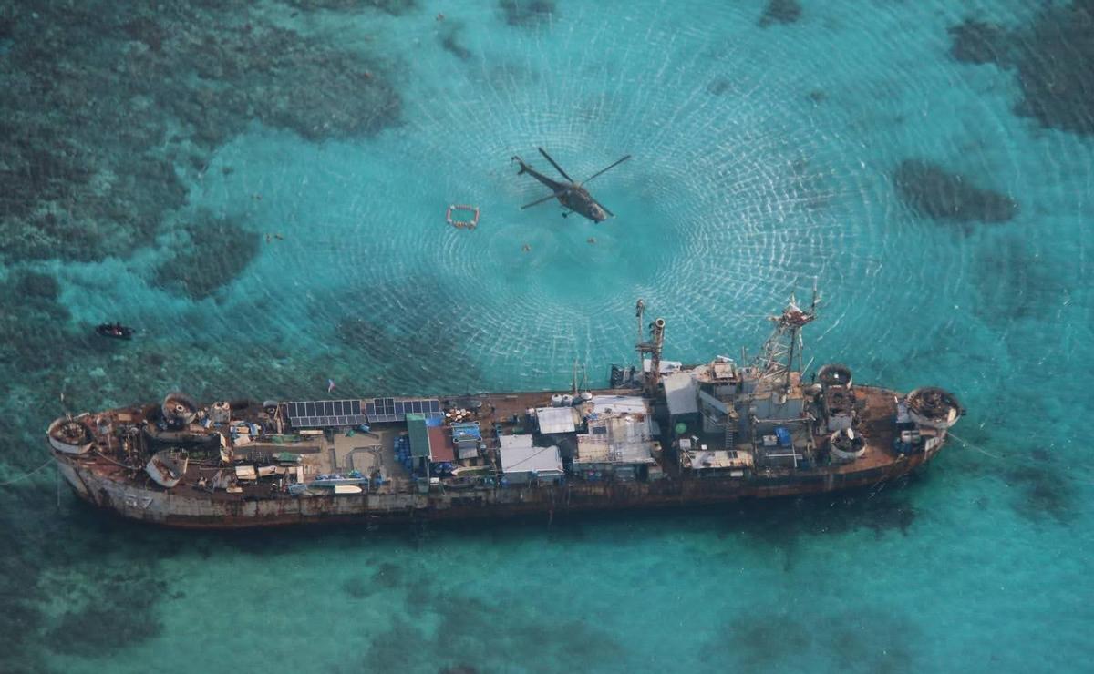 震惊！

从美国海军学会公布的仁爱礁非法座滩的“马德雷山”号破舰艇来看，整体状况