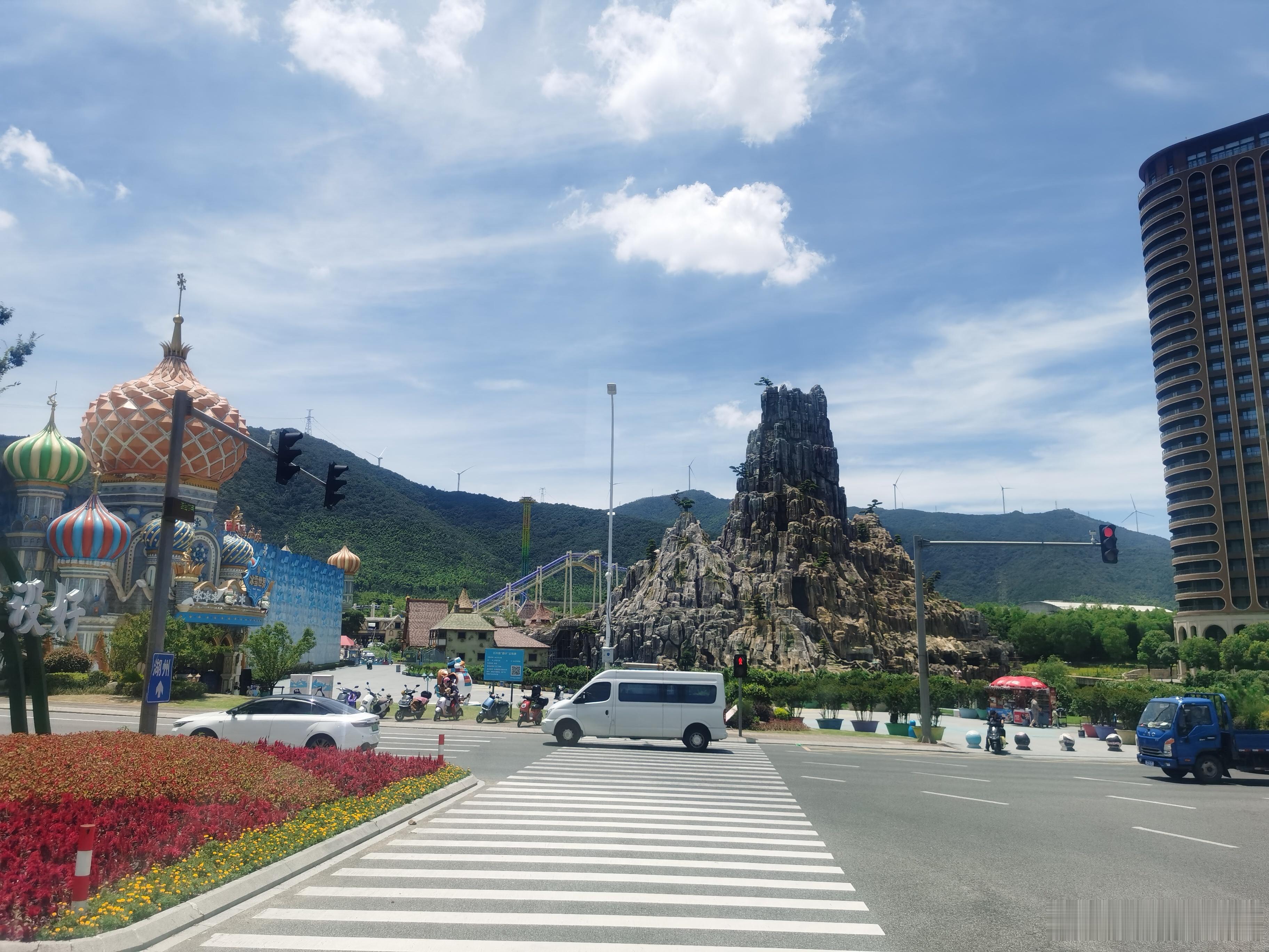四小时大巴，铁锭到达龙之梦。 湖州·太湖龙之梦乐园