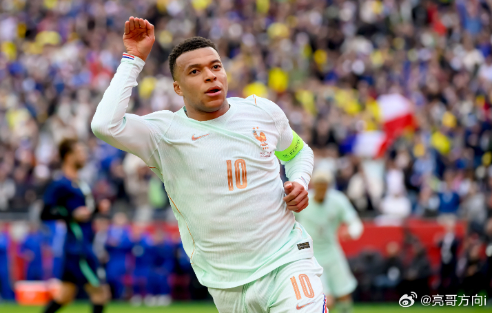 姆巴佩近日接受法媒Téléfoot采访，谈到了他自己本赛季的目标，以及对于在皇马