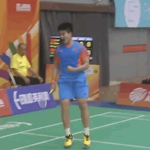 小🐽握拳！梁伟铿