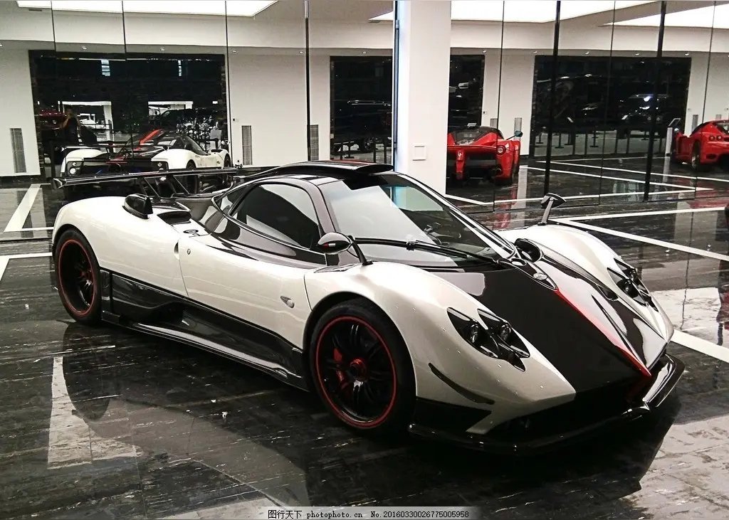 帕加尼（Pagani Automobili S.p.A.）是一家诞生于意大利小镇