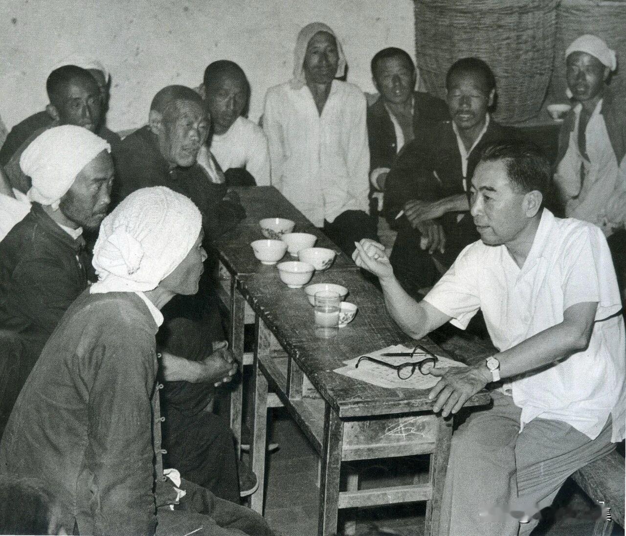 【周总理历史上的今天——5月16日】
1961年5月16日，周恩来总理在河北省磁