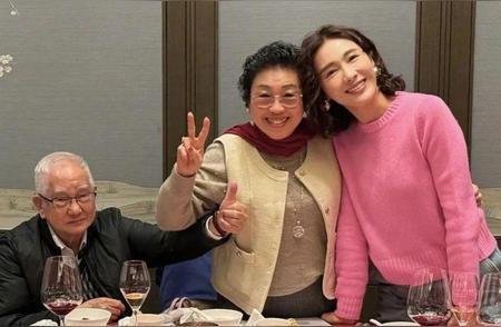 53岁黎姿近况曝光：从荧屏女神到商界女强人，她的人生有多“狠”？
家人们，最近久