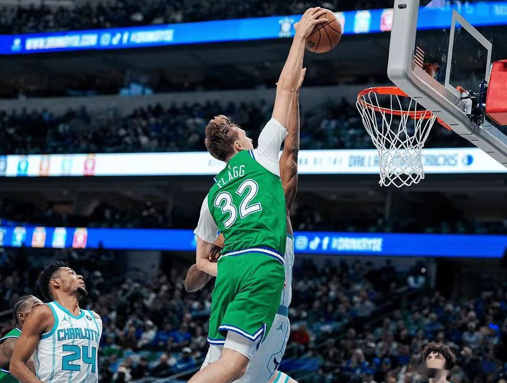 克尼佩尔34+8三分准绝杀 黄蜂险胜独行侠豪取5连胜 弗拉格49+10空砍创纪录