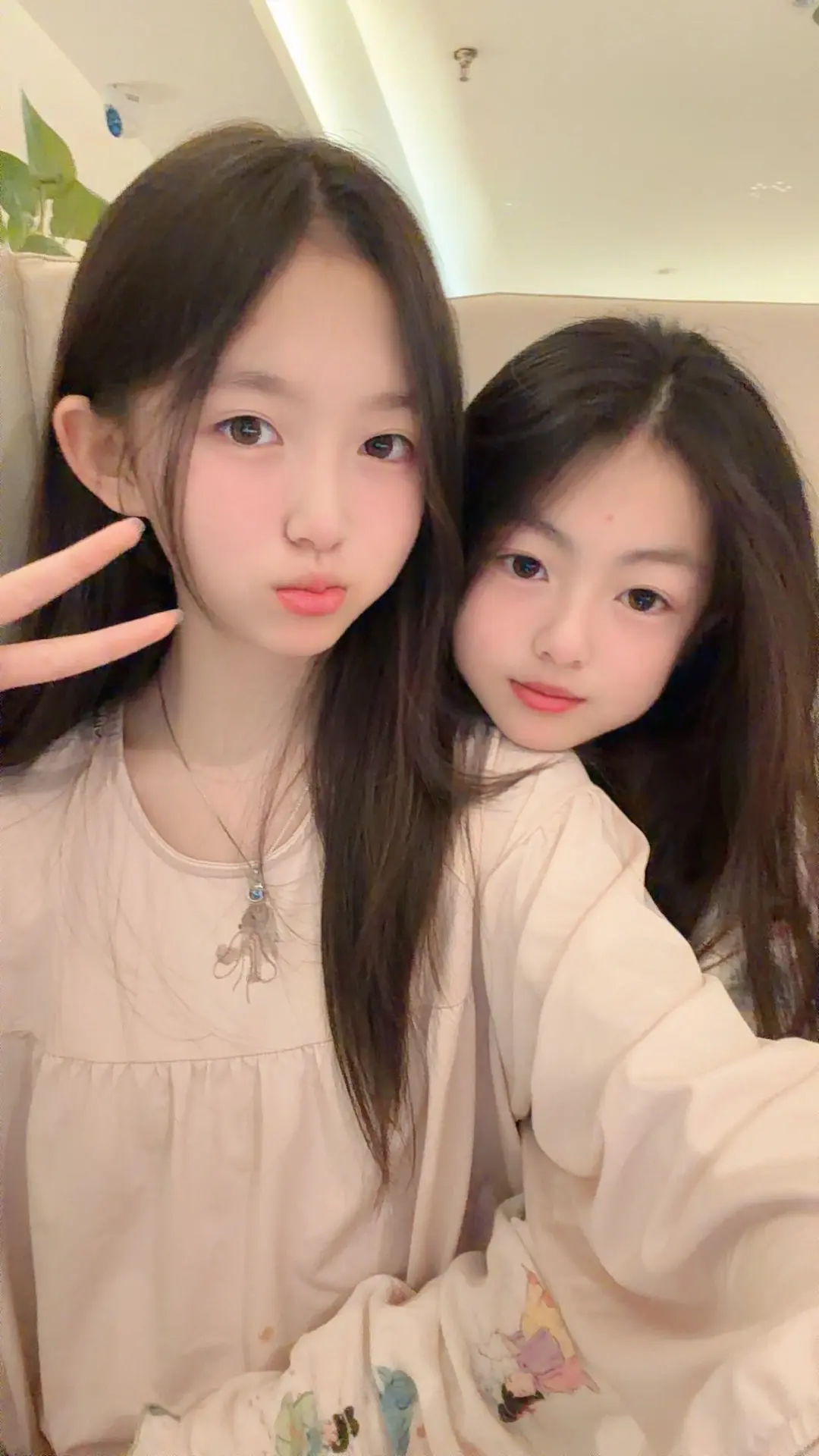 希望我们的友谊  就像路易十六 没有头✧ (◍˃̶ᗜ˂̶◍)✩