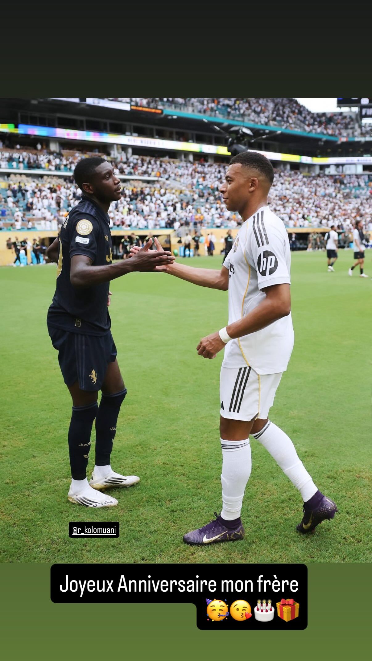 姆巴佩  IG STORY更新：生日快乐，我的兄弟🥳😘🎂🎁Joyeux 