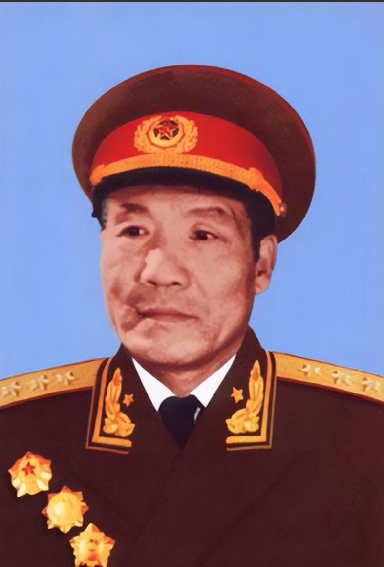 1955年，授衔前夕。妻子问李达：“你是什么军衔？”李达想了想，低声说：“可能中