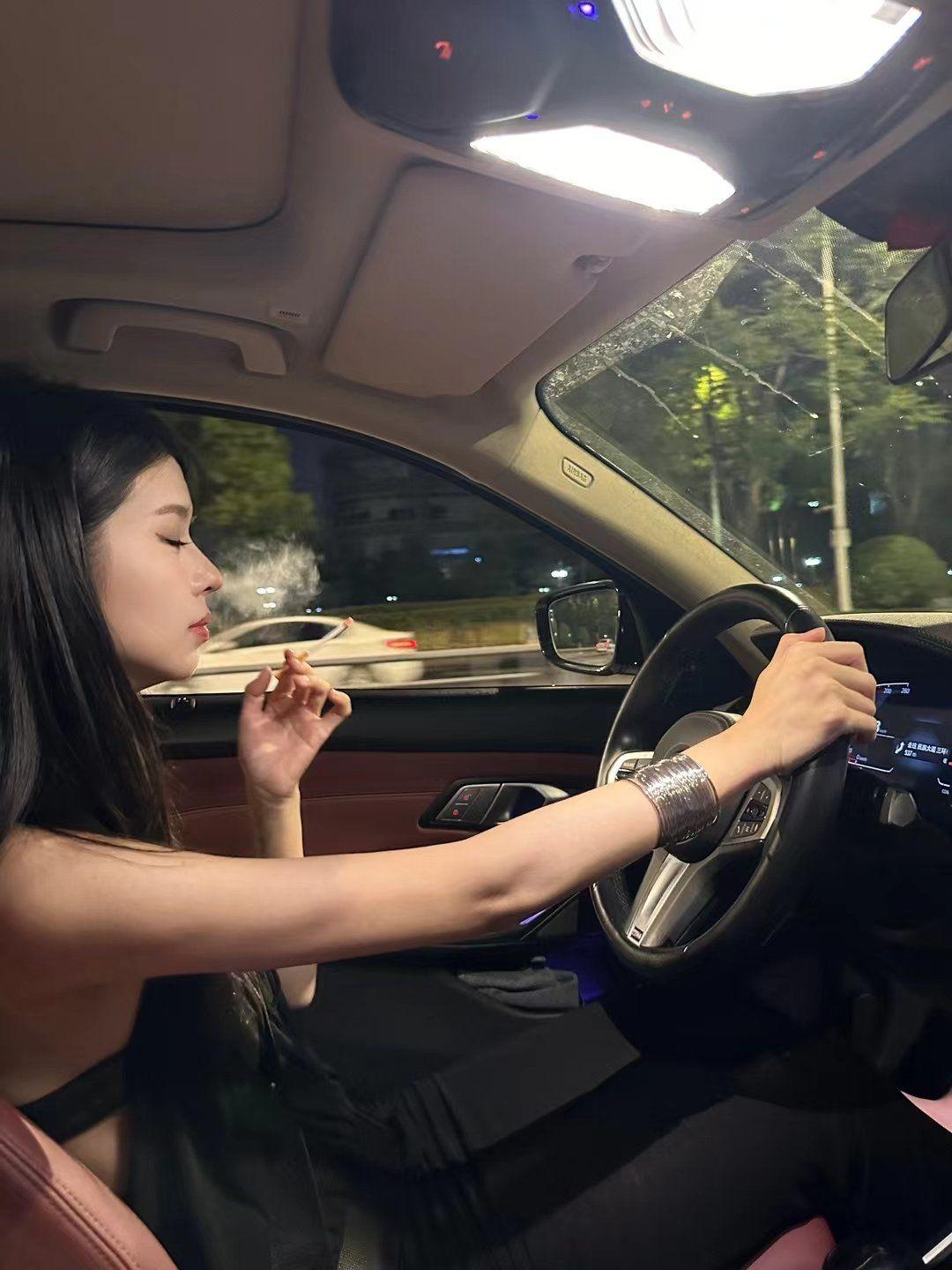 我是真不敢用自动驾驶。就说特斯拉，推出自动驾驶功能后，有人深信不疑还付出了生命代