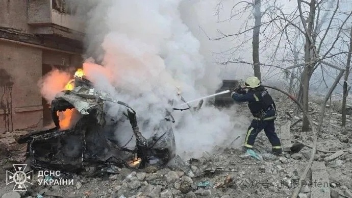 烽火问鼎计划 乌克兰政府宣布，当地时间1月2日，哈尔科夫住宅区遭俄军袭击，初步判