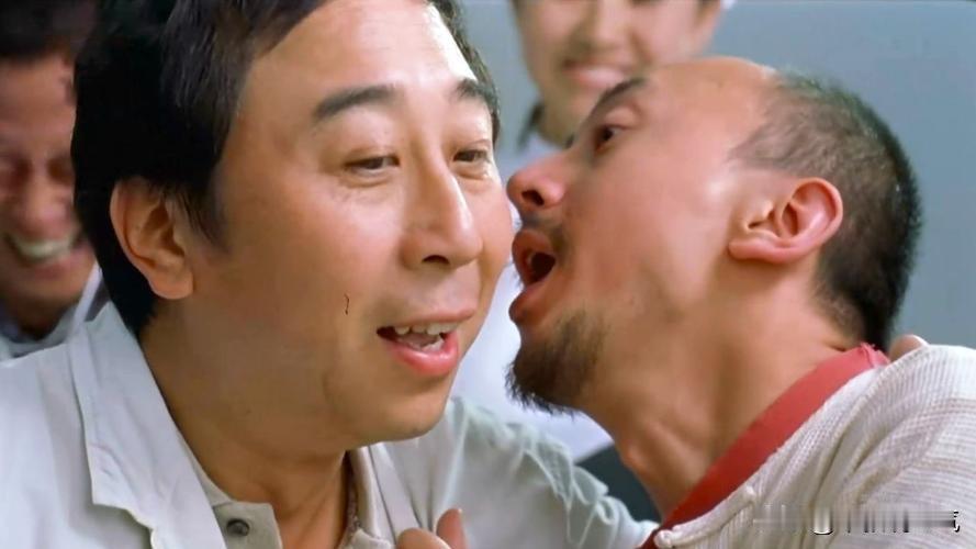 冯巩算相声大师吗按实际说应该不算，虽然现在挺火，但近年来，所表演角色都是小品居多