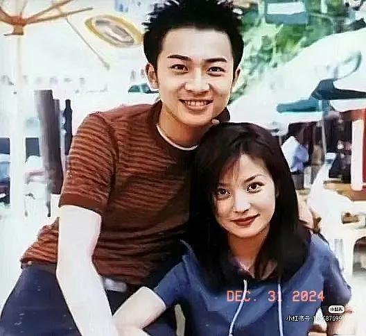 苏有朋这张相片真好看，郎才女貌，太般配了。仅从演员角度，真的很喜欢这女孩的戏。 
