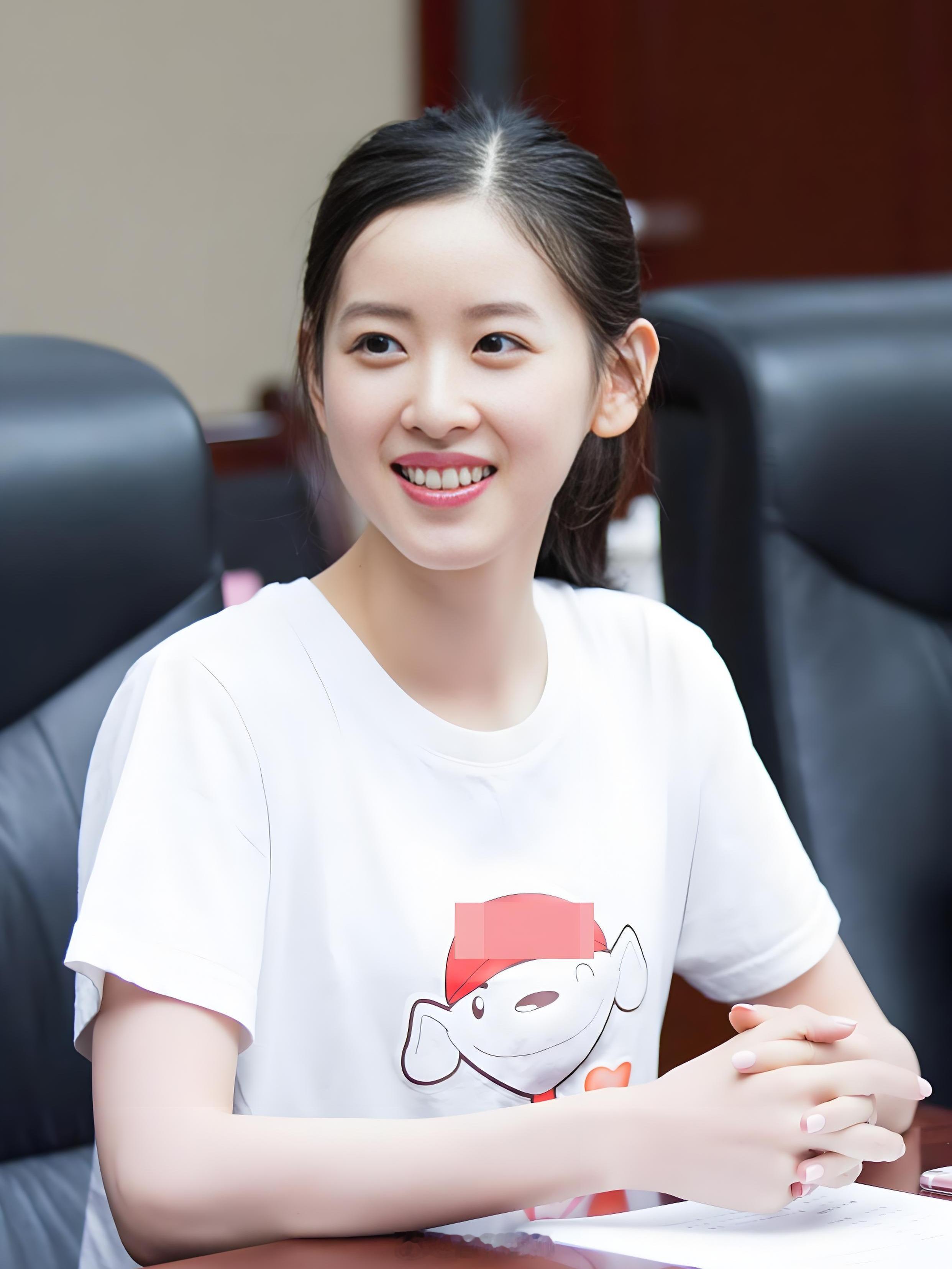 “一寸光阴一寸金，寸金难买寸光阴。”时间，对每个人而言都是最公平的资源。章泽天坚