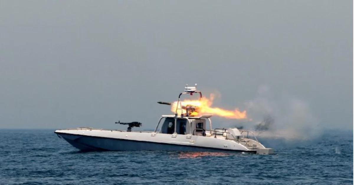 伊朗使用快速攻击艇向霍尔木兹海峡的油轮开火
伊朗军队在没有警告的情况下直接与一艘